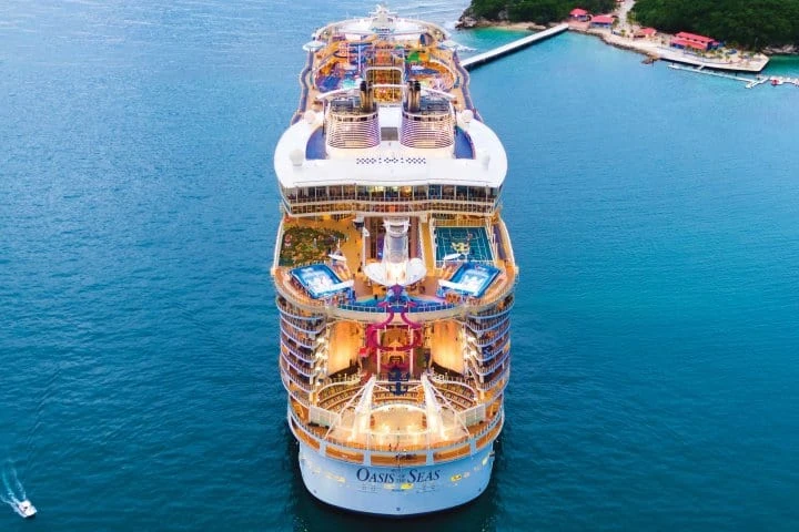 oasis_of-_the_seas_gemi_genel
