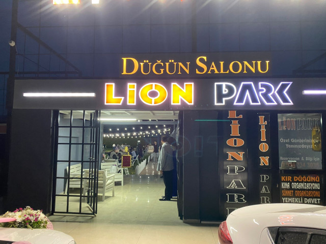 Lion Wedding Park