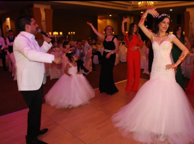 Levent Canses Ve Orkestrası