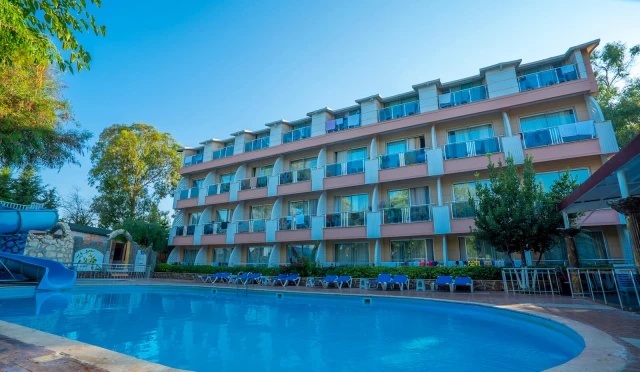 Aperion Beach Hotel
