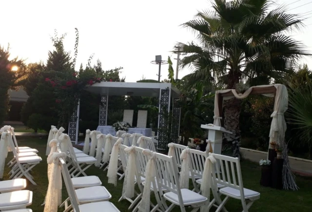Gloria Garden