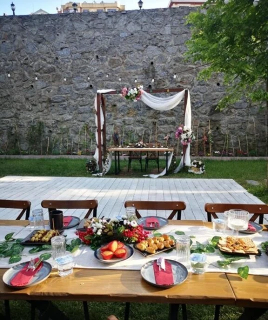 Bahçe Kuzguncuk