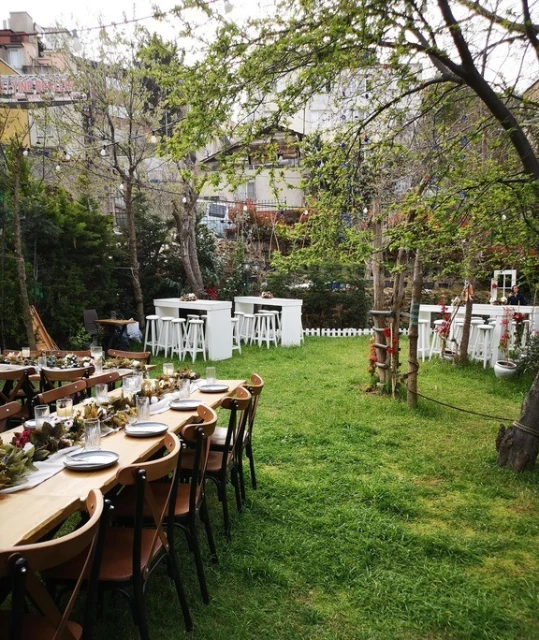 Bahçe Kuzguncuk