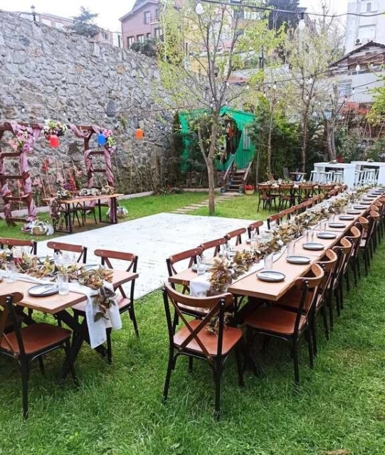 Bahçe Kuzguncuk