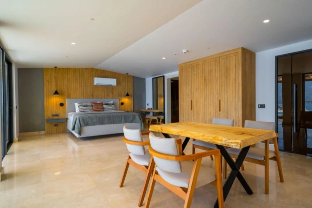 Lures Hotel