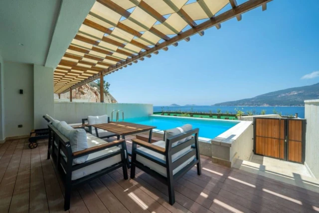 Lures Hotel