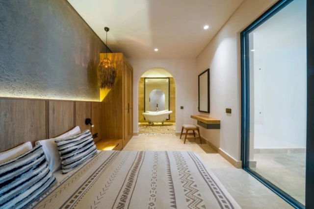 Lures Hotel
