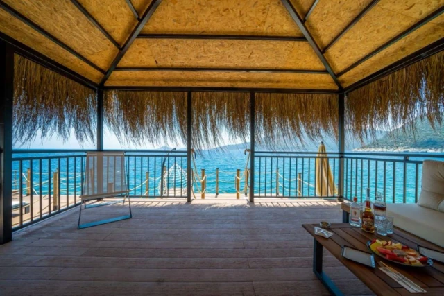 Lures Hotel