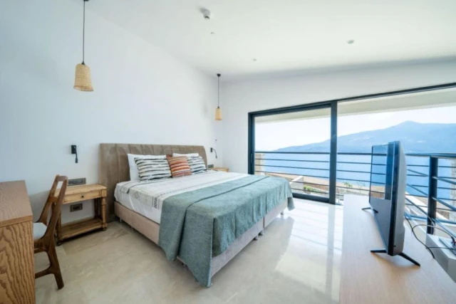 Lures Hotel
