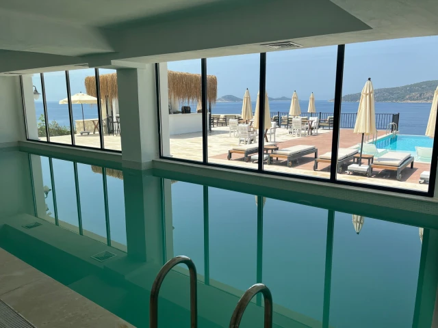Lures Hotel
