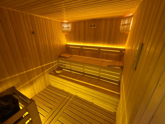 Lures Hotel