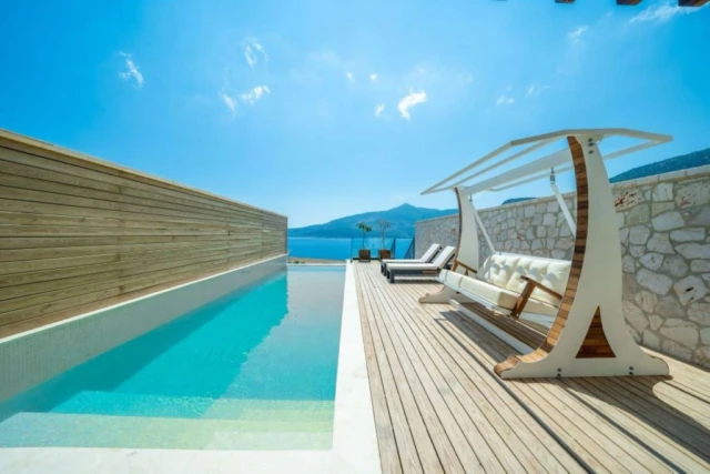 Lures Hotel