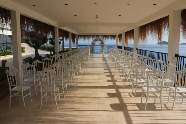 Lures Hotel