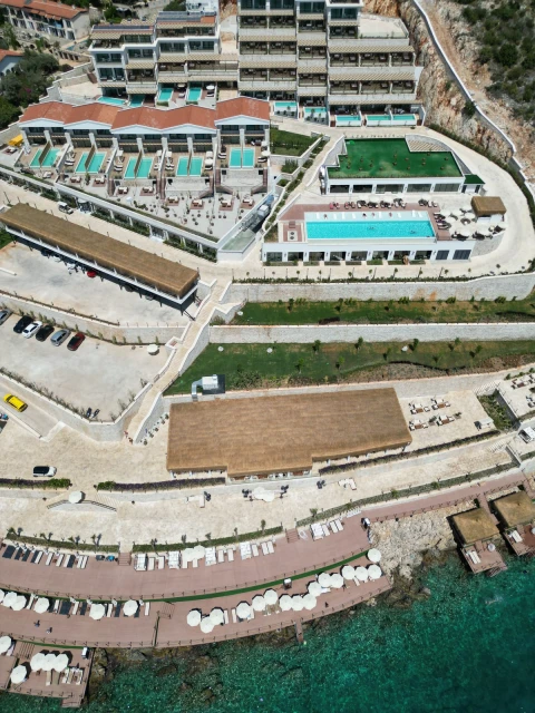 Lures Hotel