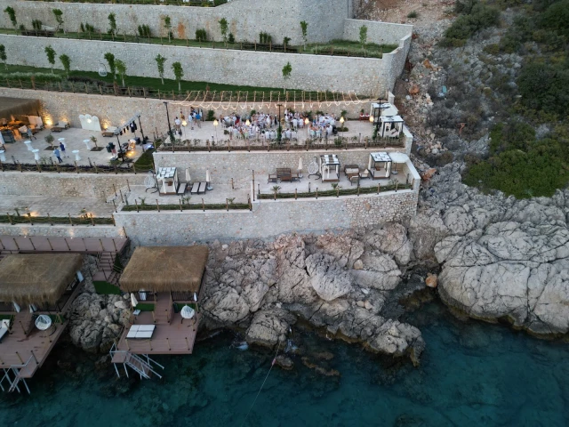 Lures Hotel