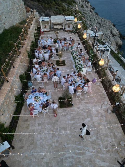 Lures Hotel