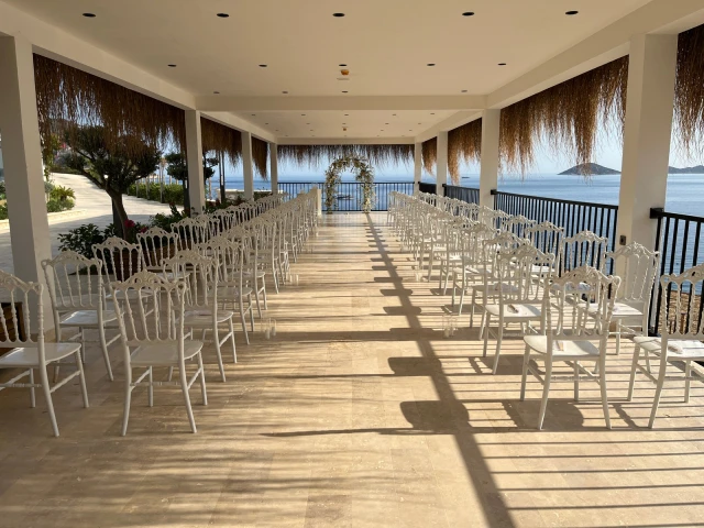 Lures Hotel