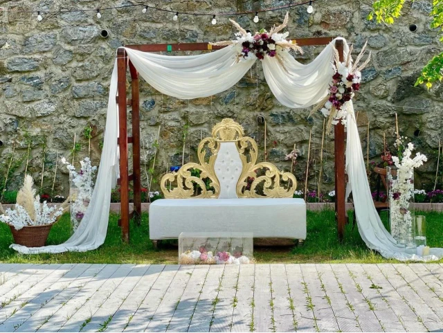 Bahçe Kuzguncuk