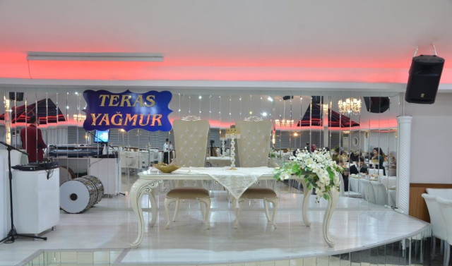 Salon Yağmur