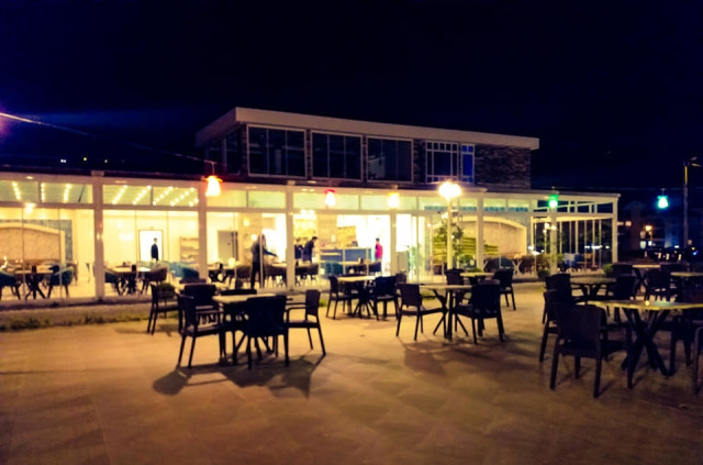 Lahza Cafe & Restaurant