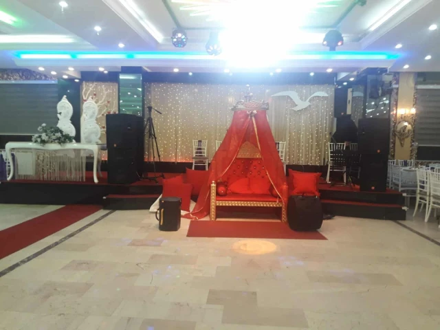 Salon Büklü