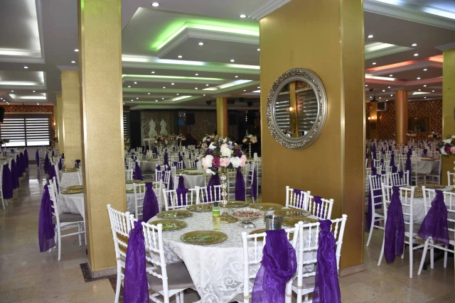 Salon Büklü