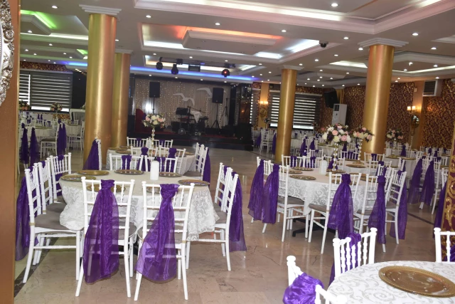 Salon Büklü