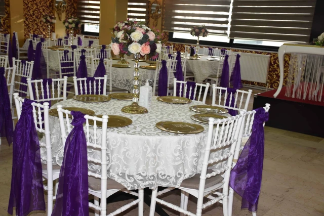 Salon Büklü