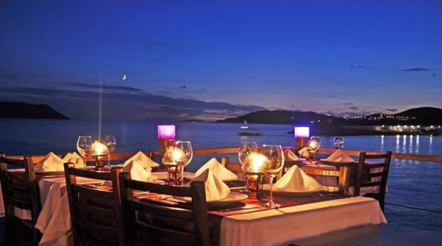 Nur Beach Restaurant