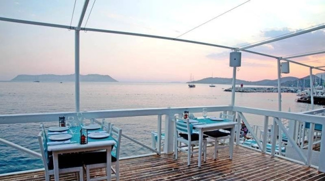 Nur Beach Restaurant