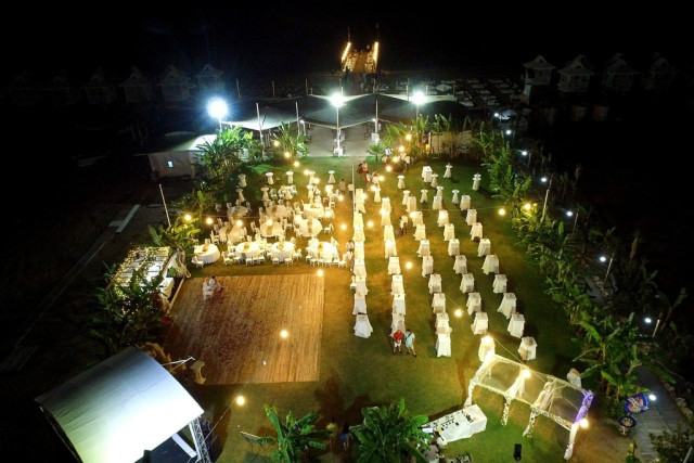 Larena Beach Wedding