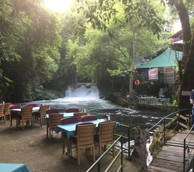 Arkadaş Et ve Balık Restaurant