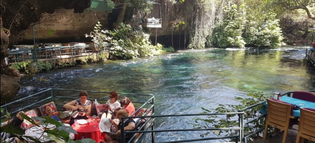 Arkadaş Et ve Balık Restaurant