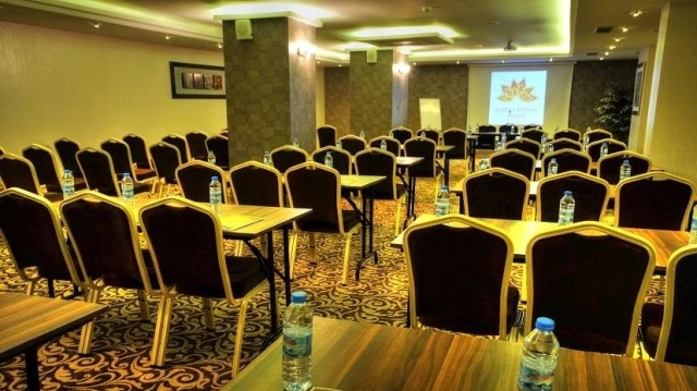 Golden Deluxe Otel