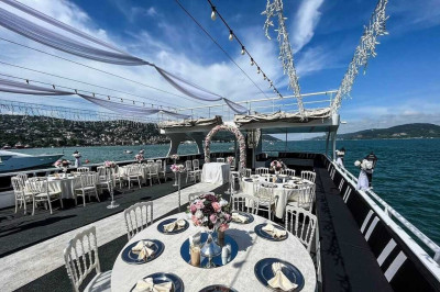 Masa Üstü Süsleme, Teras Dekorasyonu ve Teras Led Aydınlatma Hediye!