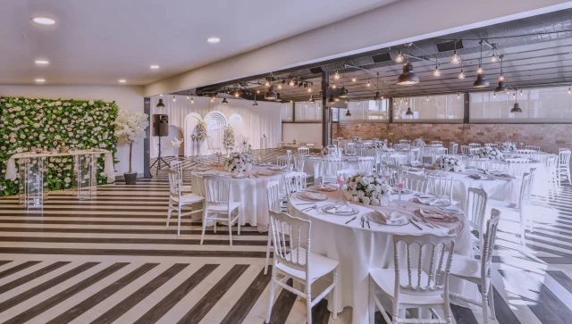 Plus Hotel Bostancı