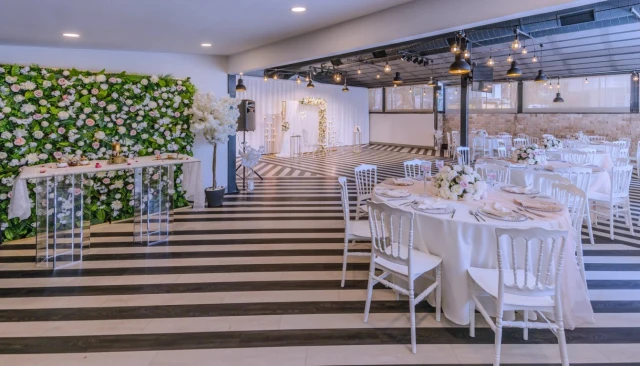 Plus Hotel Bostancı