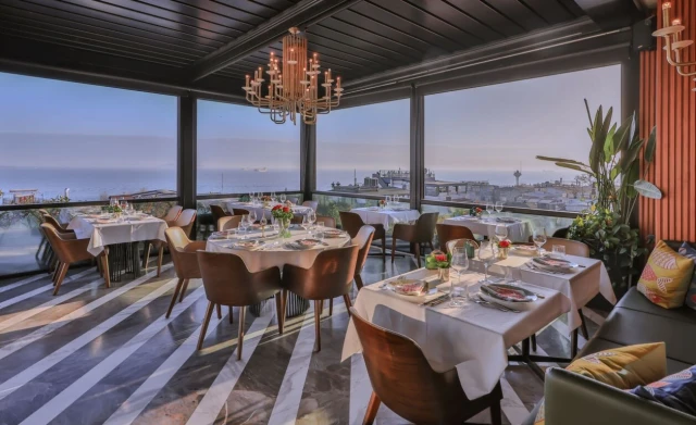 Aya Lounge