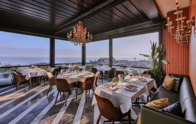 Aya Lounge
