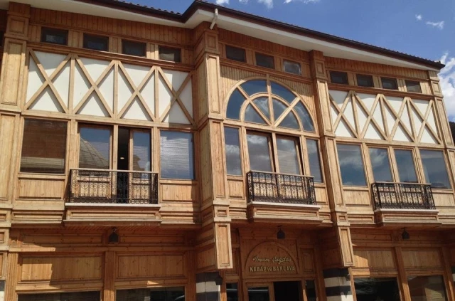 İmam Çağdaş