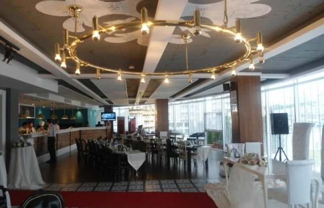 joy-usluoglu-caferestaurant-0TLLQ9G