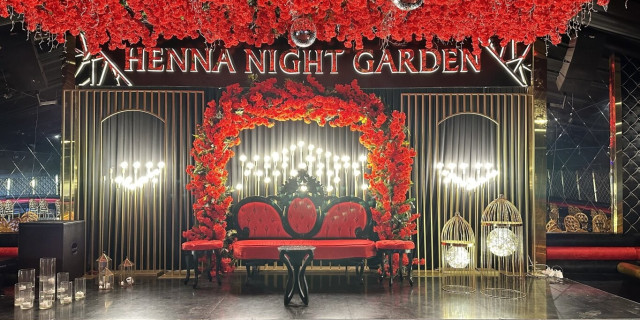 Henna Night Garden