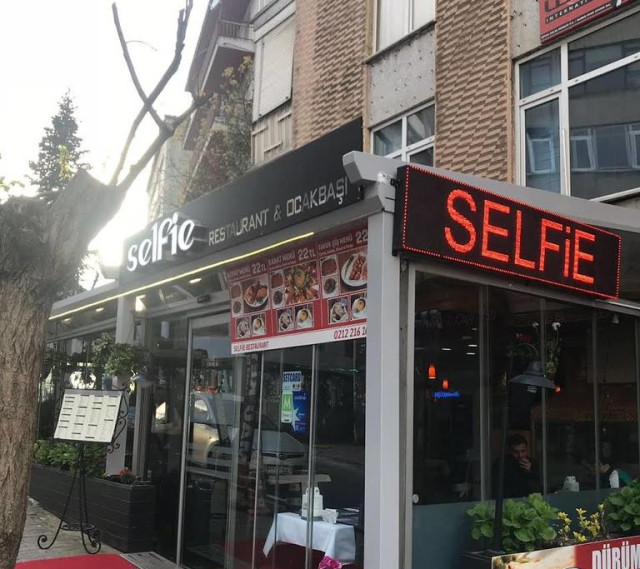 Selfie Cafe