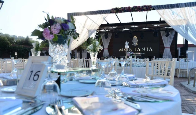 Montania Special Class Hotel