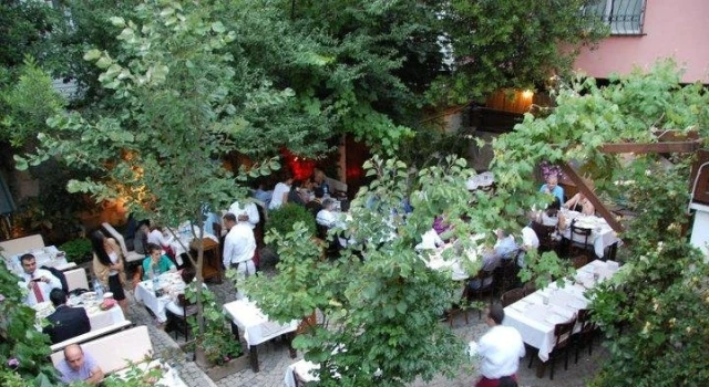 İncir Altı Meyhanesi