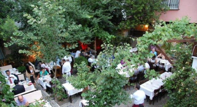 İncir Altı Meyhanesi
