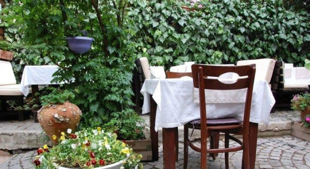 İncir Altı Meyhanesi