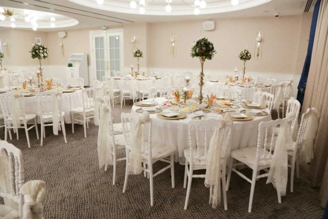 Ve Hotels Karşıyaka (Vilayetler Evi)
