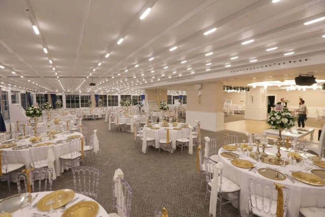 Ve Hotels Karşıyaka (Vilayetler Evi)