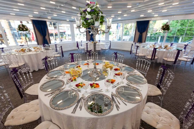Ve Hotels Karşıyaka (Vilayetler Evi)